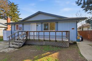 featured image of 712 E Longfellow Ave