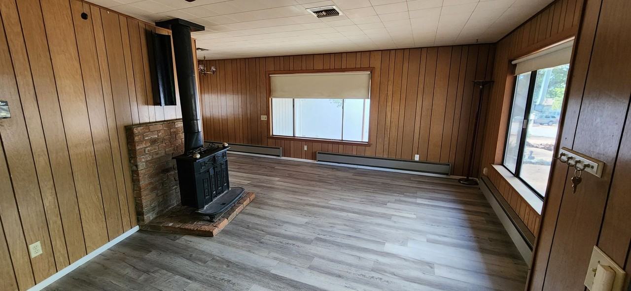 411 E Alpine Dr - Photo 2 of 14