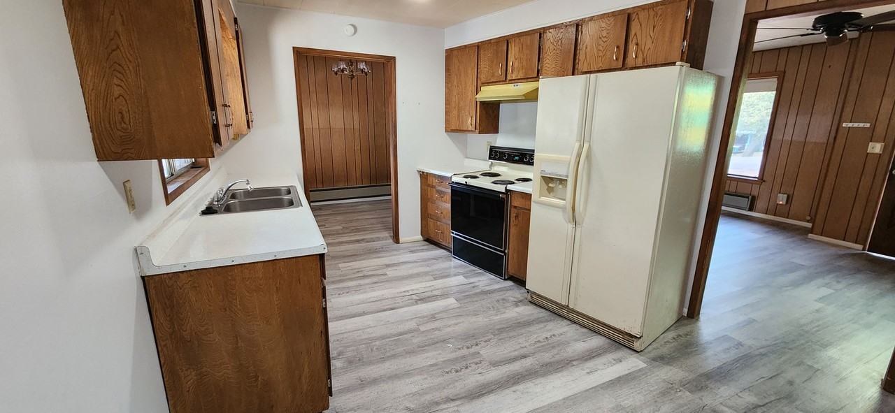 411 E Alpine Dr - Photo 4 of 14