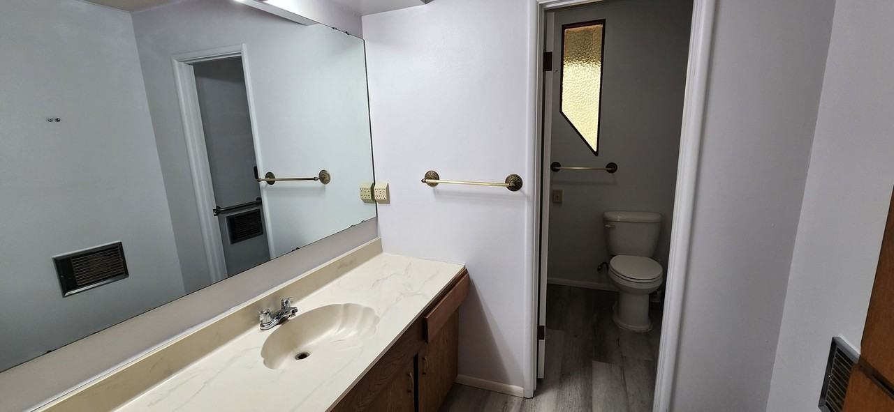 411 E Alpine Dr - Photo 5 of 14