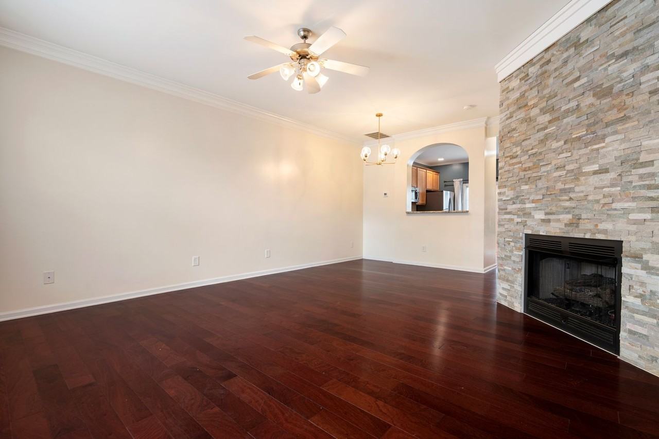 917 Hamlet Park Dr - Photo 5 of 23