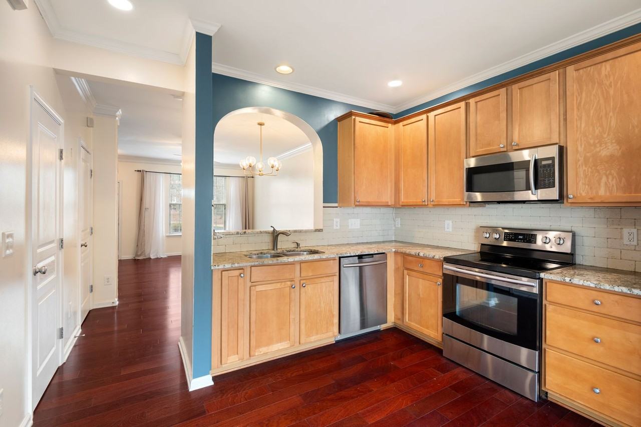 917 Hamlet Park Dr - Photo 7 of 23