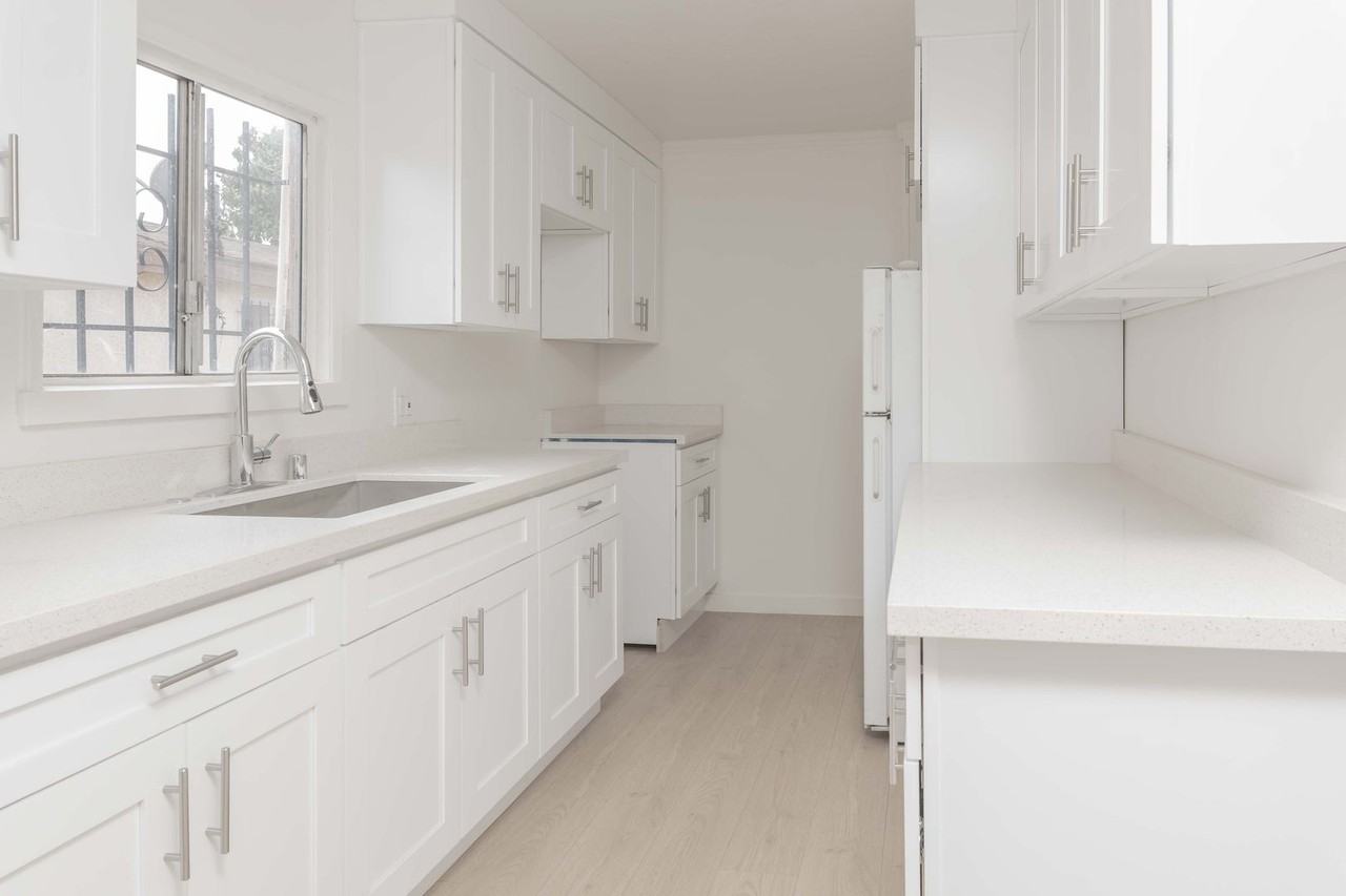 6613 Crenshaw Blvd - Photo 3 of 33