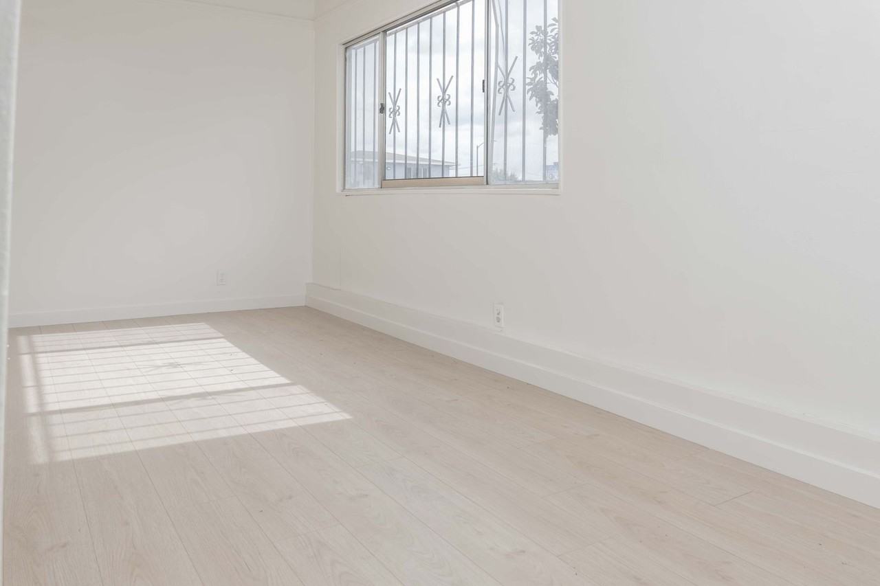 6613 Crenshaw Blvd - Photo 6 of 33