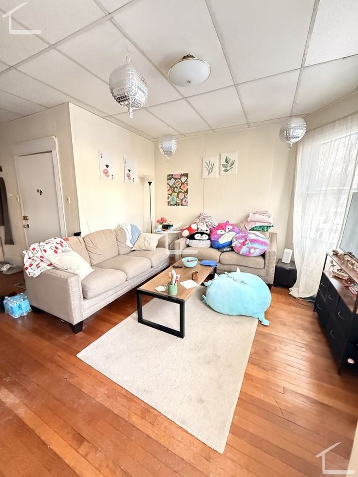 144 Kilsyth Rd