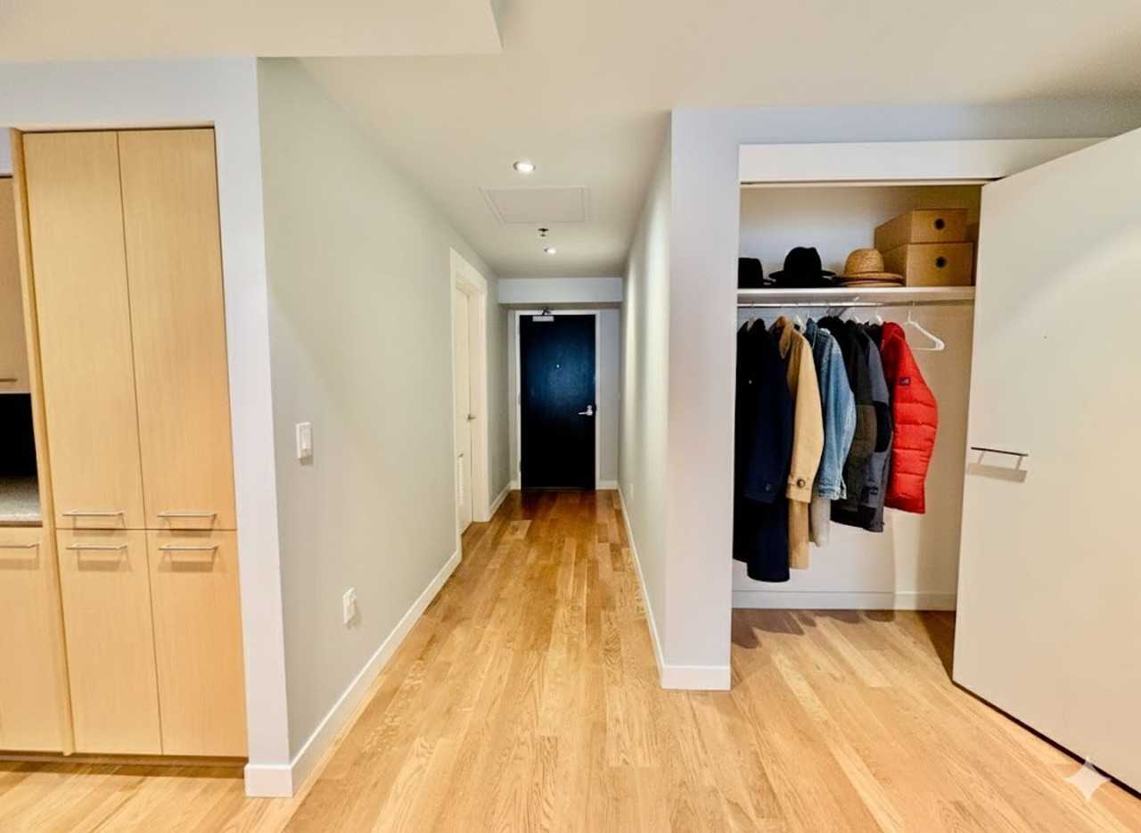 1310 Nw Naito Pkwy - Photo 6 of 33