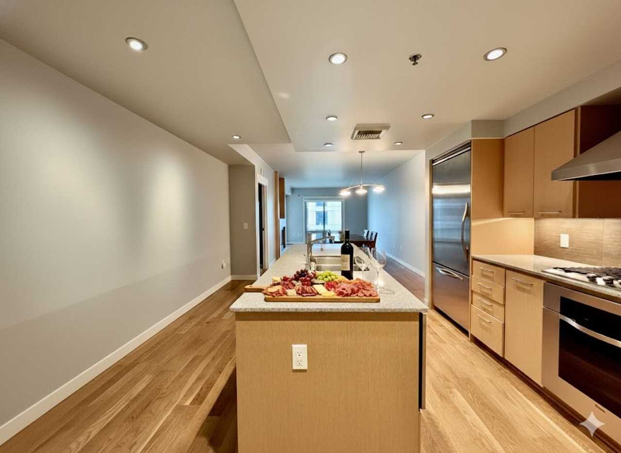 1310 Nw Naito Pkwy - Photo 7 of 33