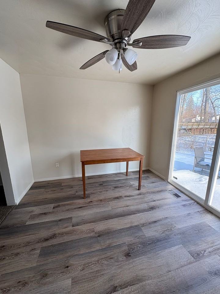 4319 Foxchapel Rd - Photo 2 of 18