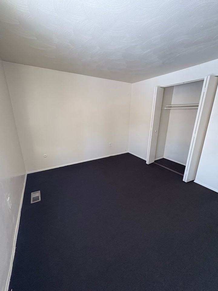 4319 Foxchapel Rd - Photo 5 of 18