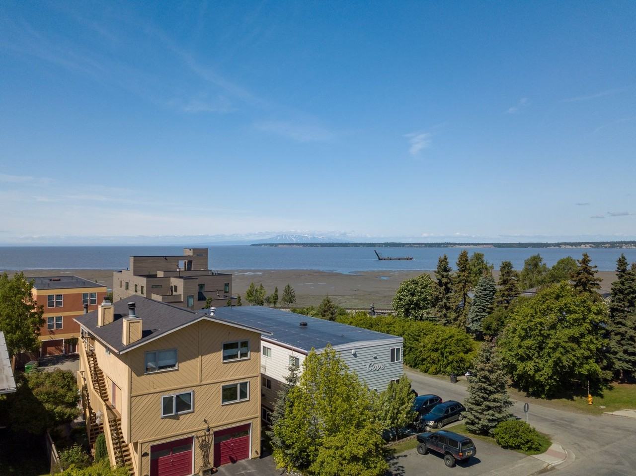 617 N St - Photo 3 of 22