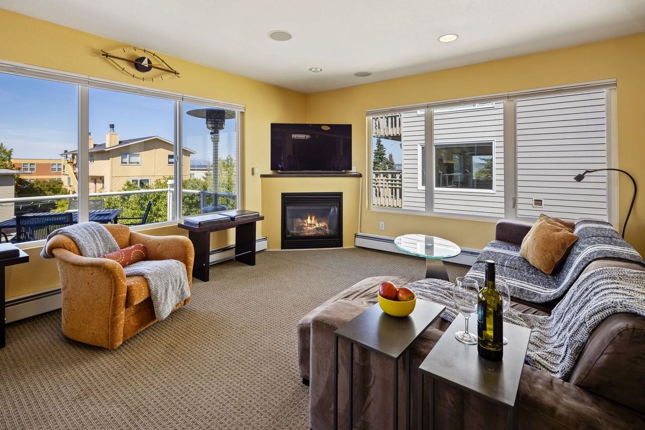 617 N St - Photo 6 of 22