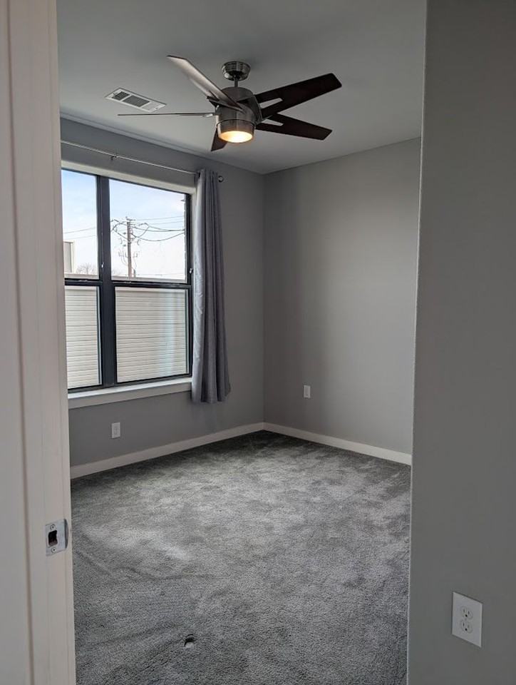 810 S Rock St - Photo 4 of 13