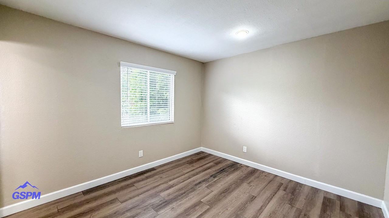 Las Dos Palmas - Photo 7 of 17