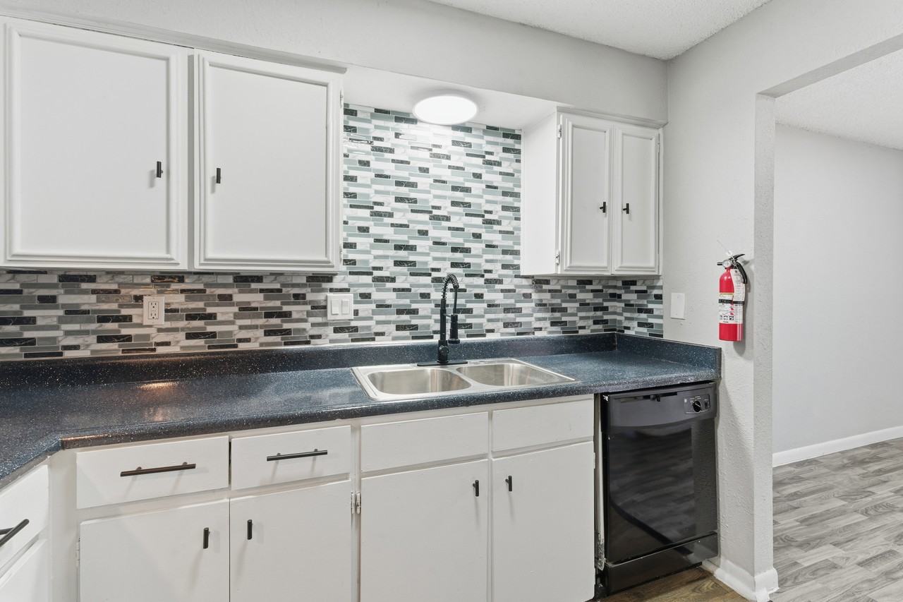 4235 Nw Loop 410 #302