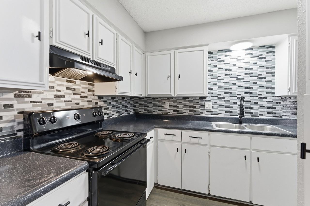 4235 Nw Loop 410 #302 - Photo 2 of 18