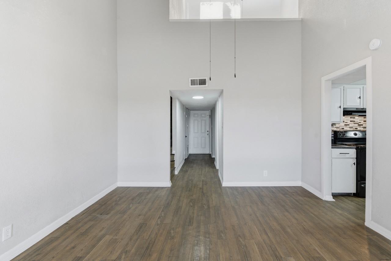 4235 Nw Loop 410 #302 - Photo 6 of 18