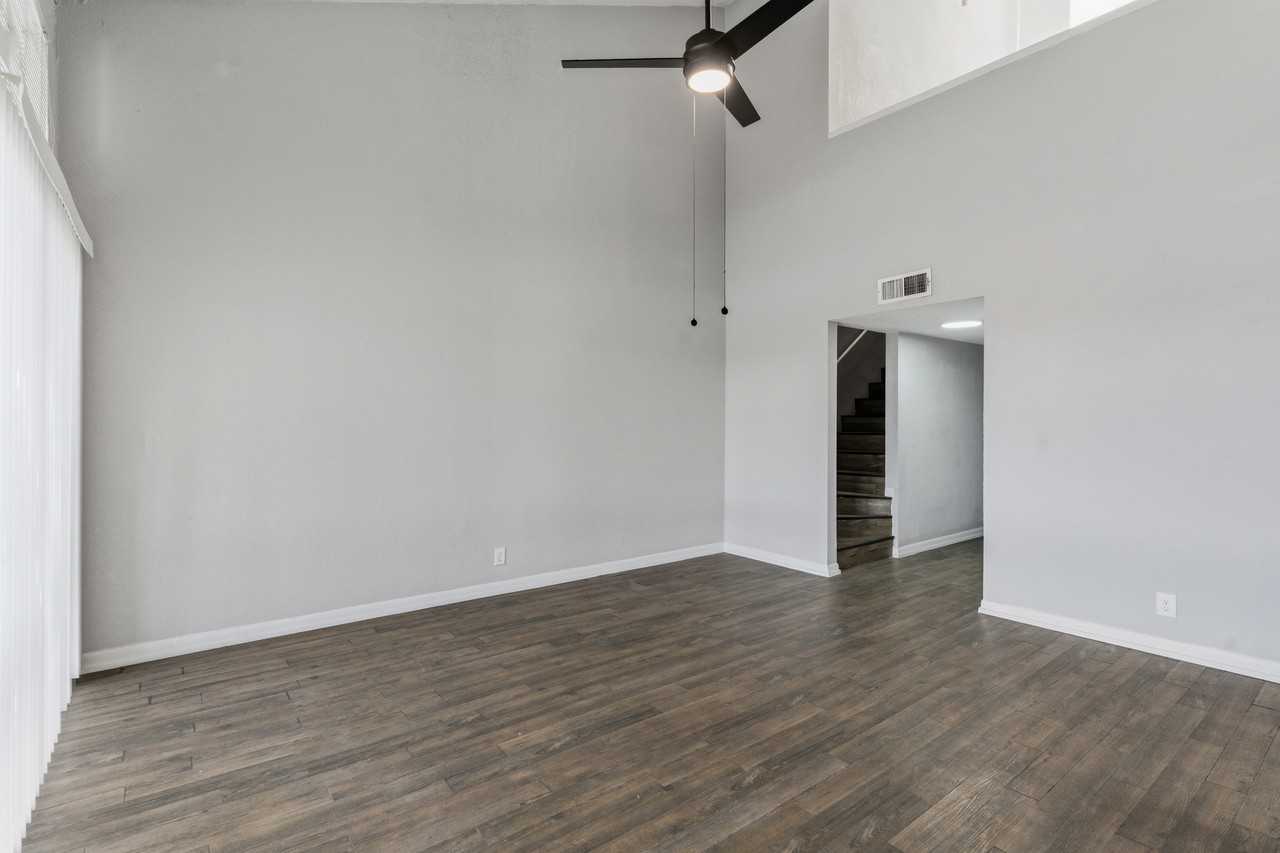 4235 Nw Loop 410 #302 - Photo 7 of 18