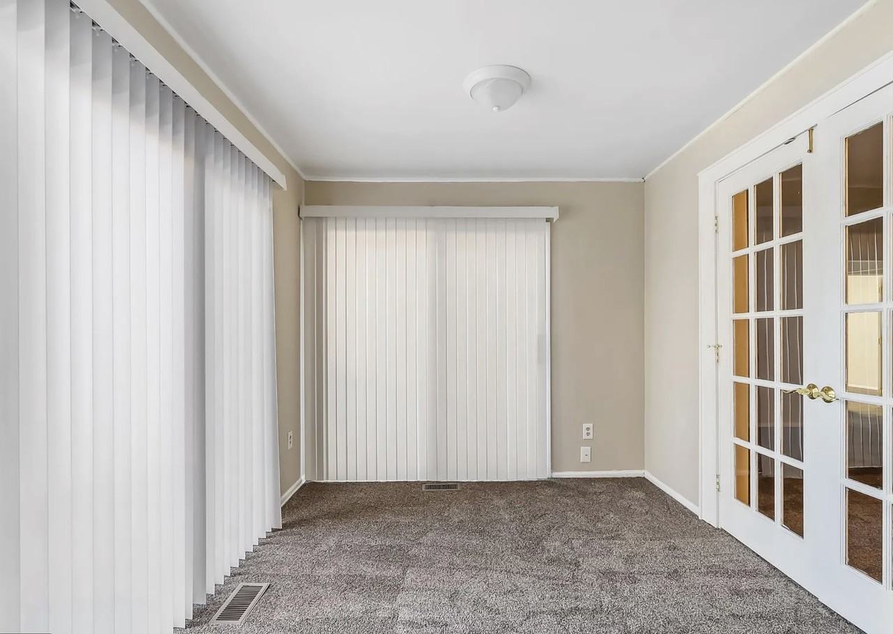 15 Devon Pl #15 - Photo 4 of 21