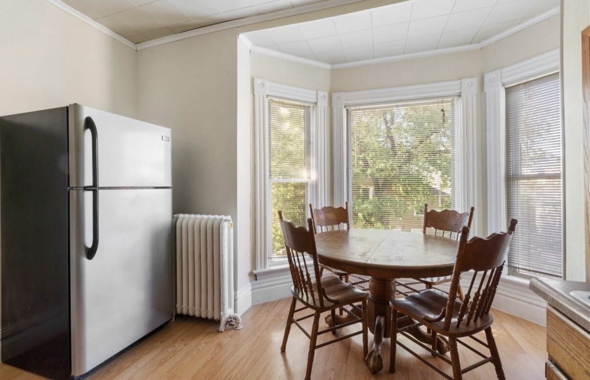 1211 E 1st St #3 - Photo 3 of 10