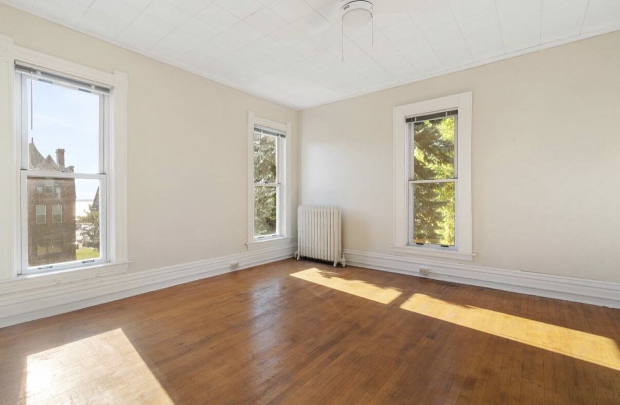 1211 E 1st St #3 - Photo 4 of 10