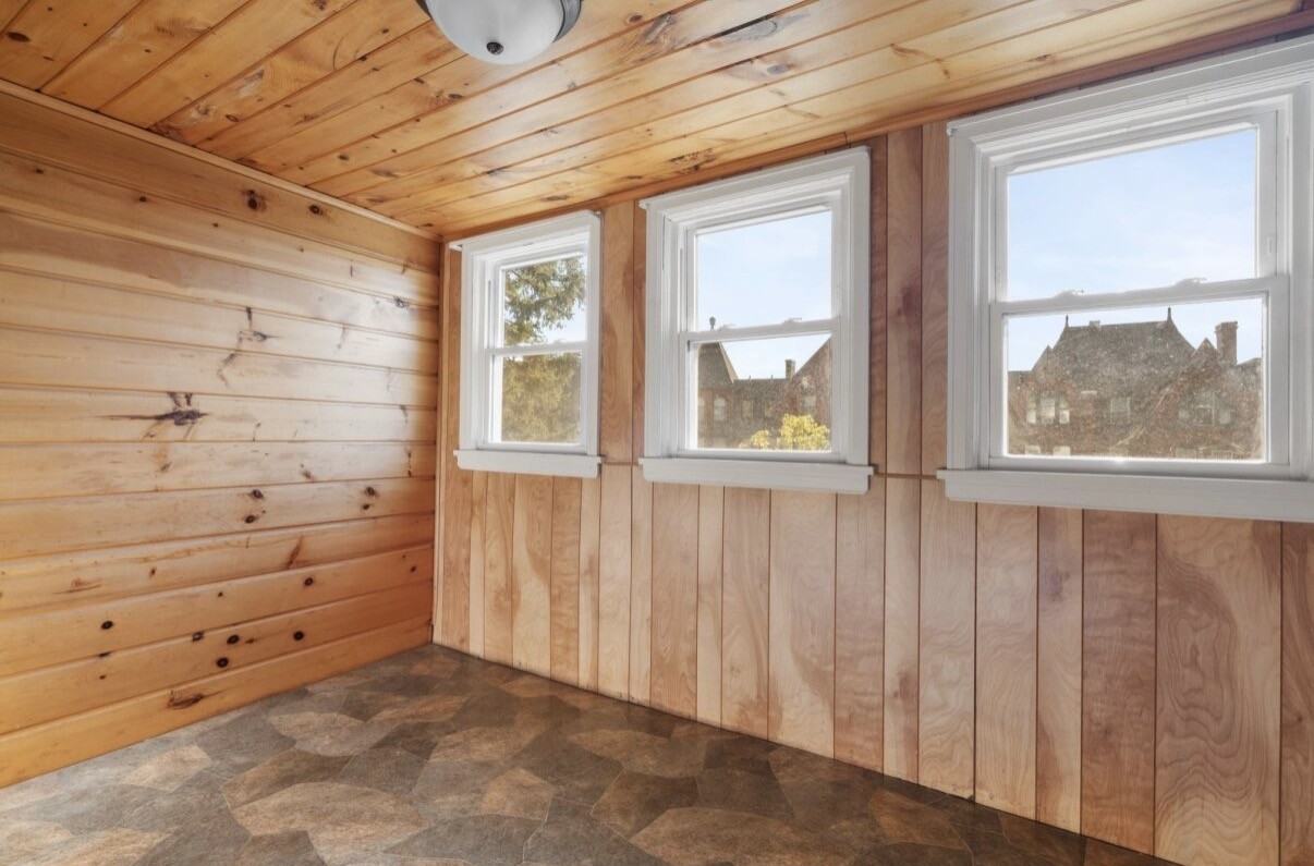 1211 E 1st St #3 - Photo 5 of 10