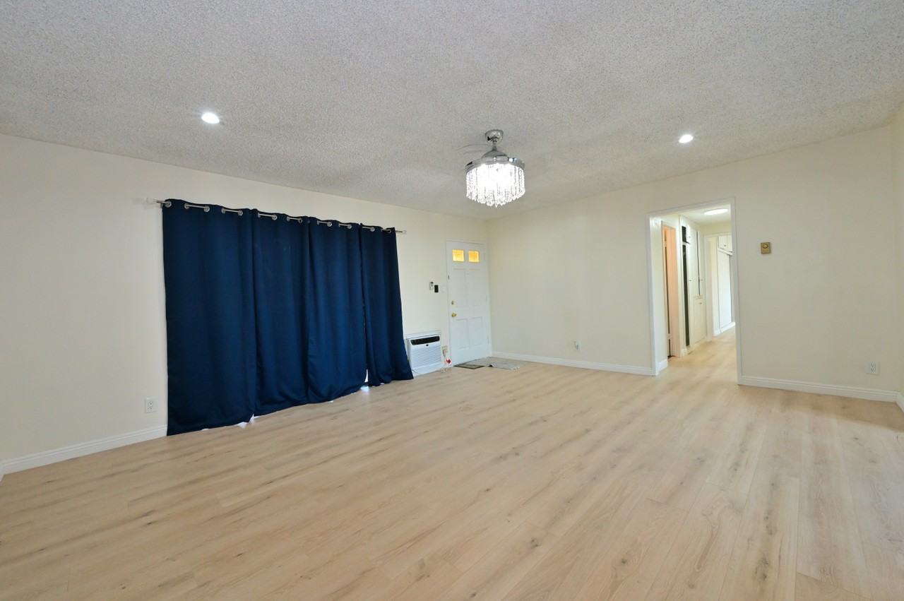 1715 S 5th St #E - Photo 4 of 50