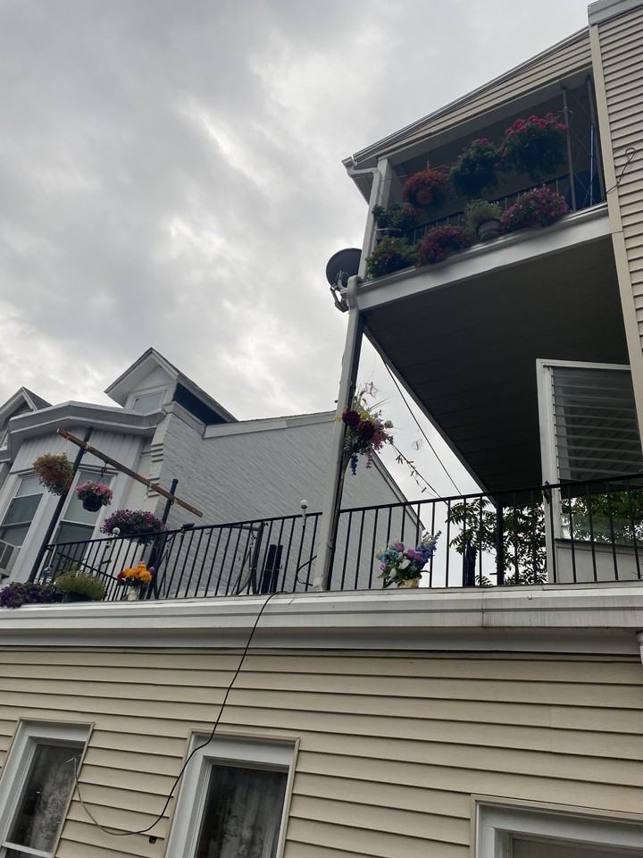 1254 Green St #2 - Photo 3 of 7