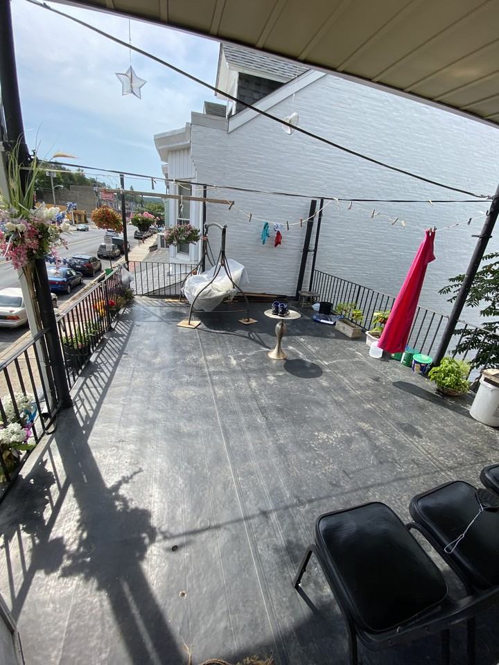 1254 Green St #2 - Photo 2 of 7