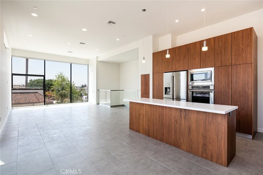 1618 Amherst Ave #1618 - Photo 4 of 25