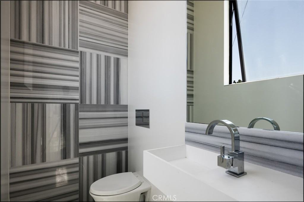 1618 Amherst Ave #1618 - Photo 7 of 25