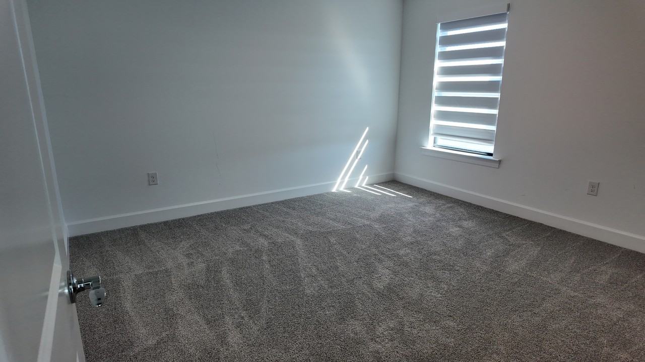 3700 Passion Vine Dr #1 - Photo 5 of 21