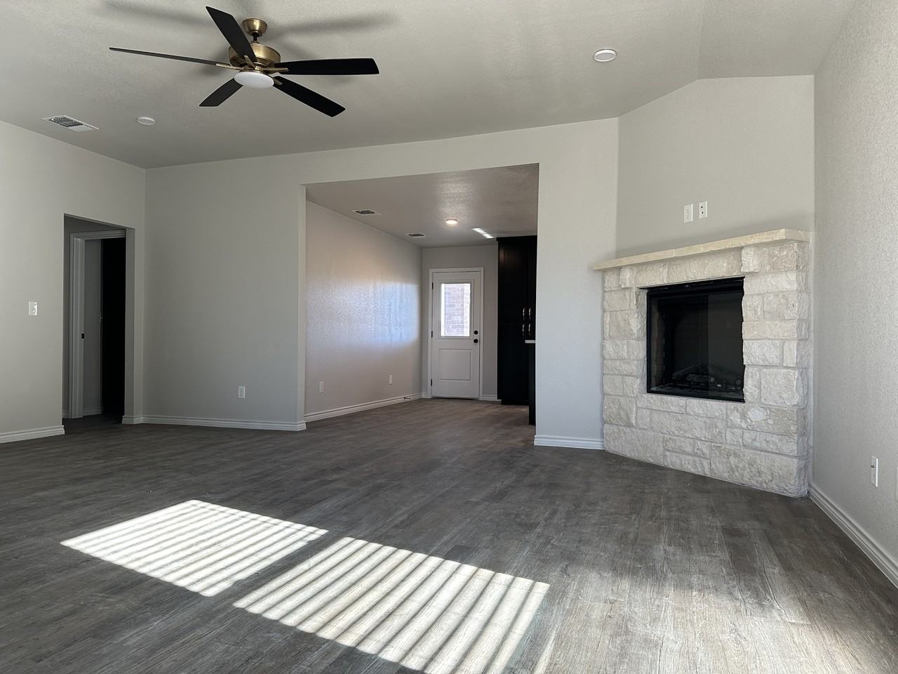 5106 White Rose Dr #1 - Photo 2 of 11