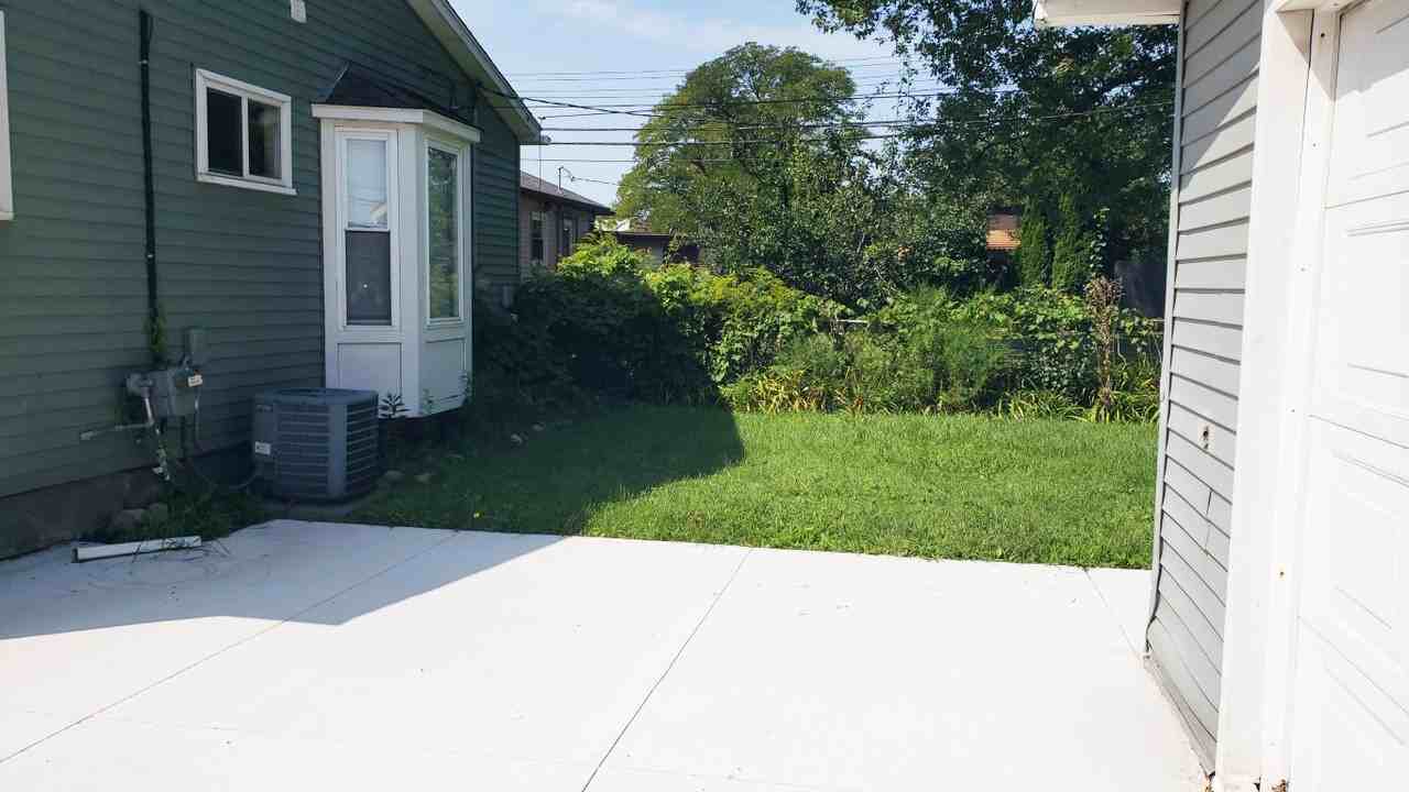 1581 Garfield St #1 - Photo 4 of 30