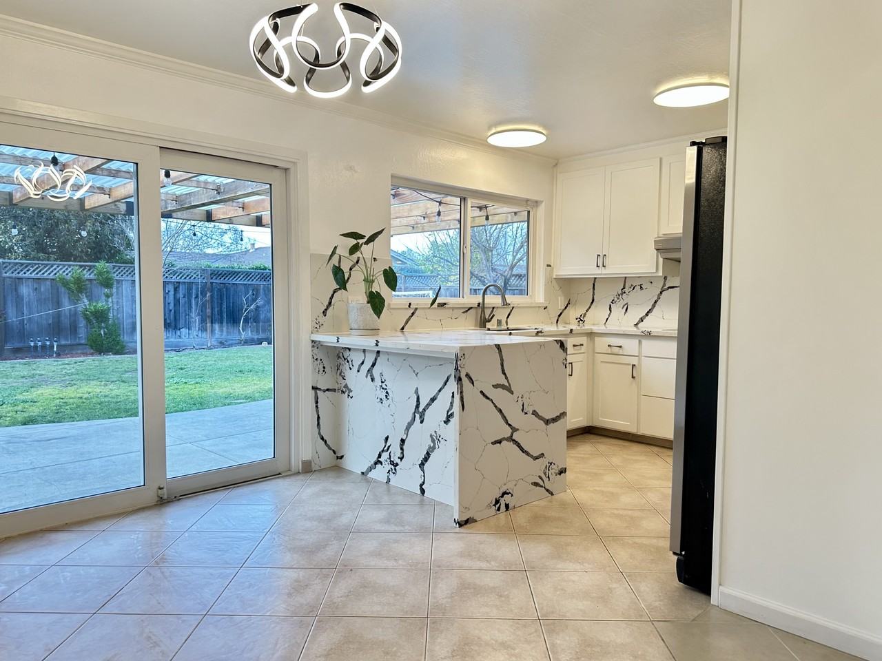 1717 Gladstone Ave #NA - Photo 7 of 24