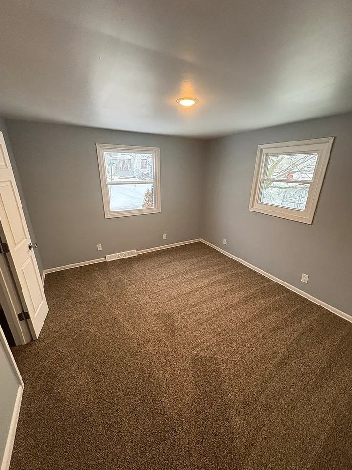 621 9th Street Northwest - Photo 7 of 14