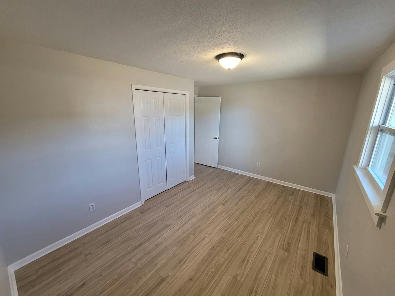 3624 33rd Ave Pl NE - Photo 5 of 6