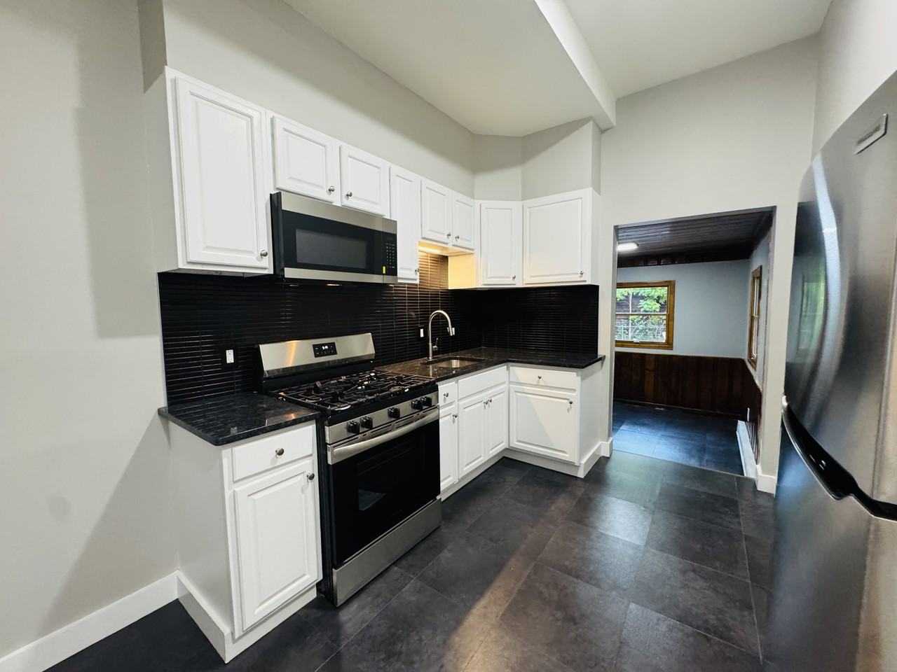 226 Sherman Ave #3 - Photo 2 of 12