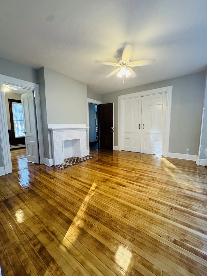 226 Sherman Ave #3 - Photo 4 of 12