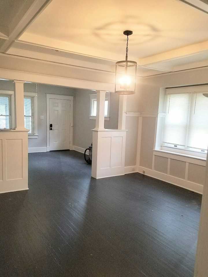 3031 Boulevard Place - Photo 3 of 8