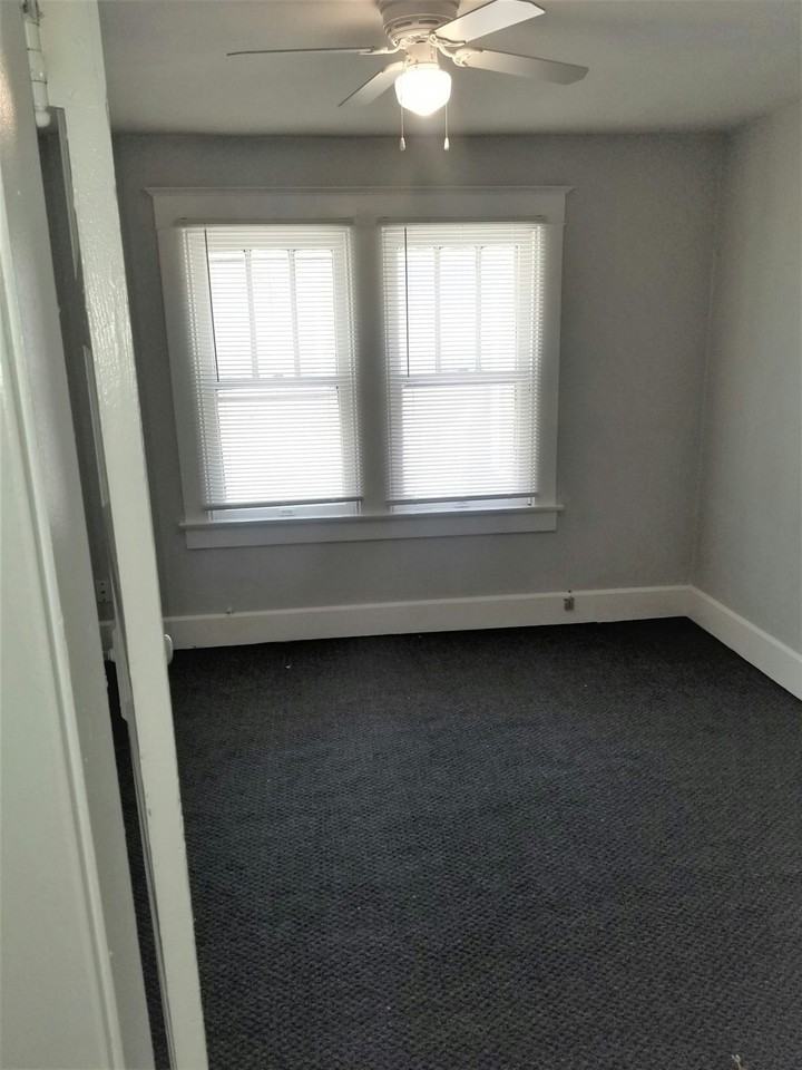 3031 Boulevard Place - Photo 7 of 8