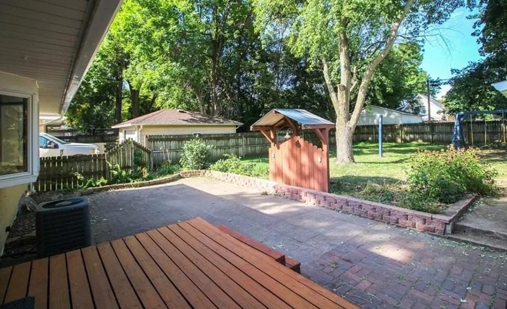 3904 Bowdoin Street - Photo 2 of 13