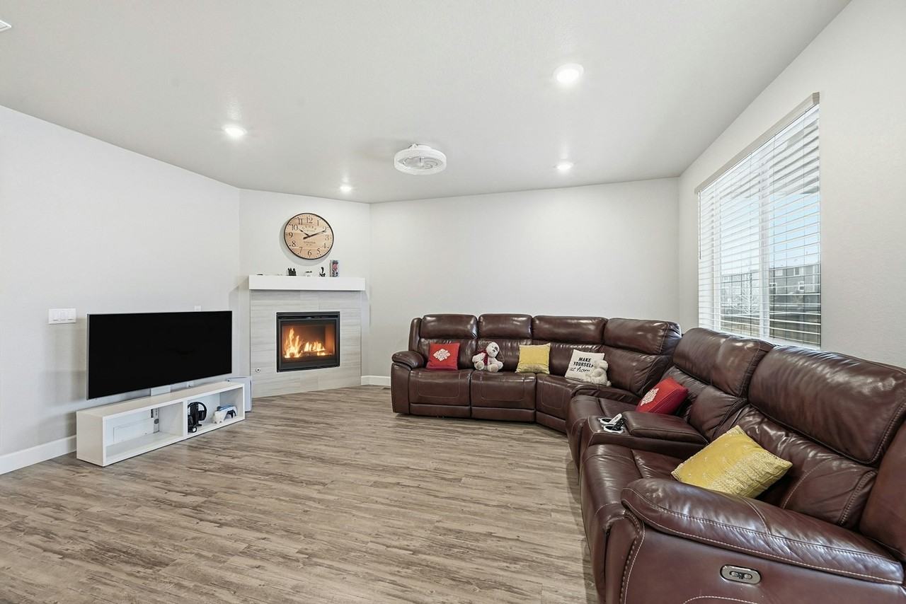 17952 Tree Sparrow Avenue - Photo 2 of 16