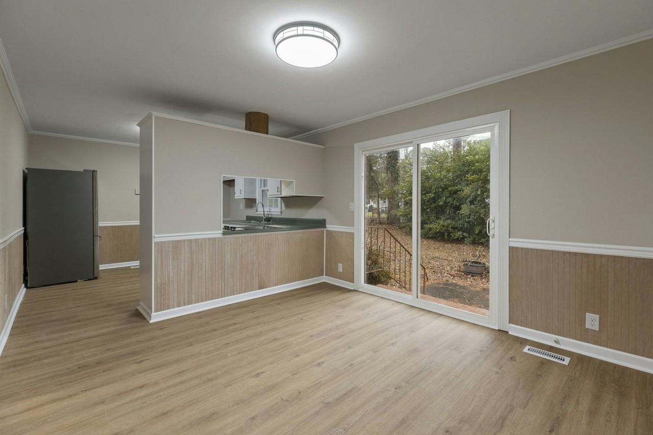 3408 Euclid Cir NW - Photo 6 of 21