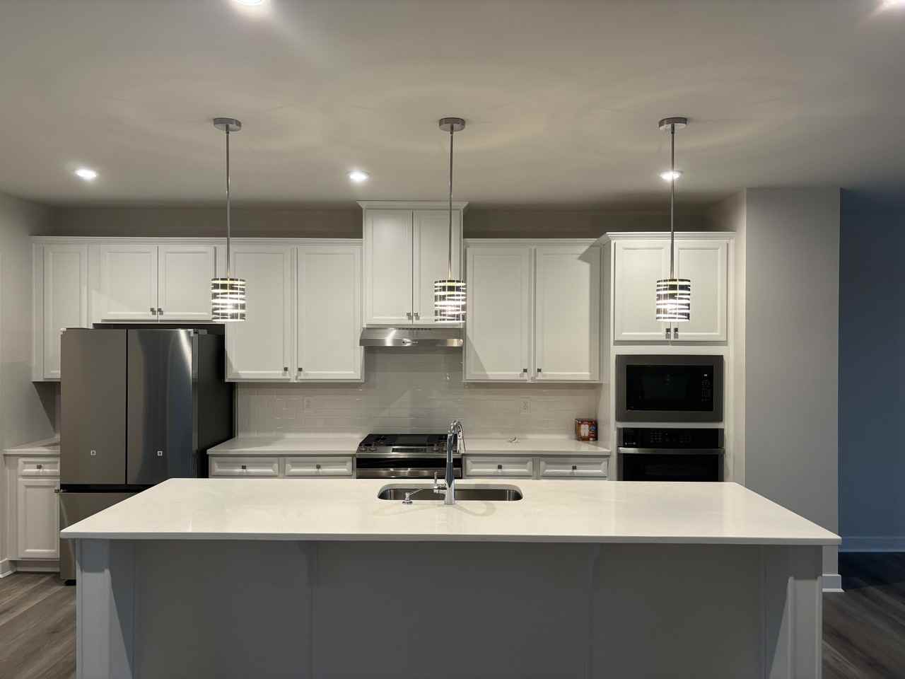 339 E Cochran St #339 - Photo 5 of 18