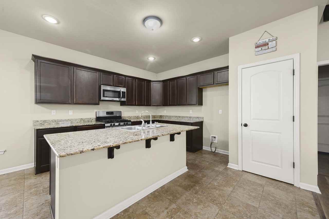 37184 Sills Dr #1 - Photo 3 of 25