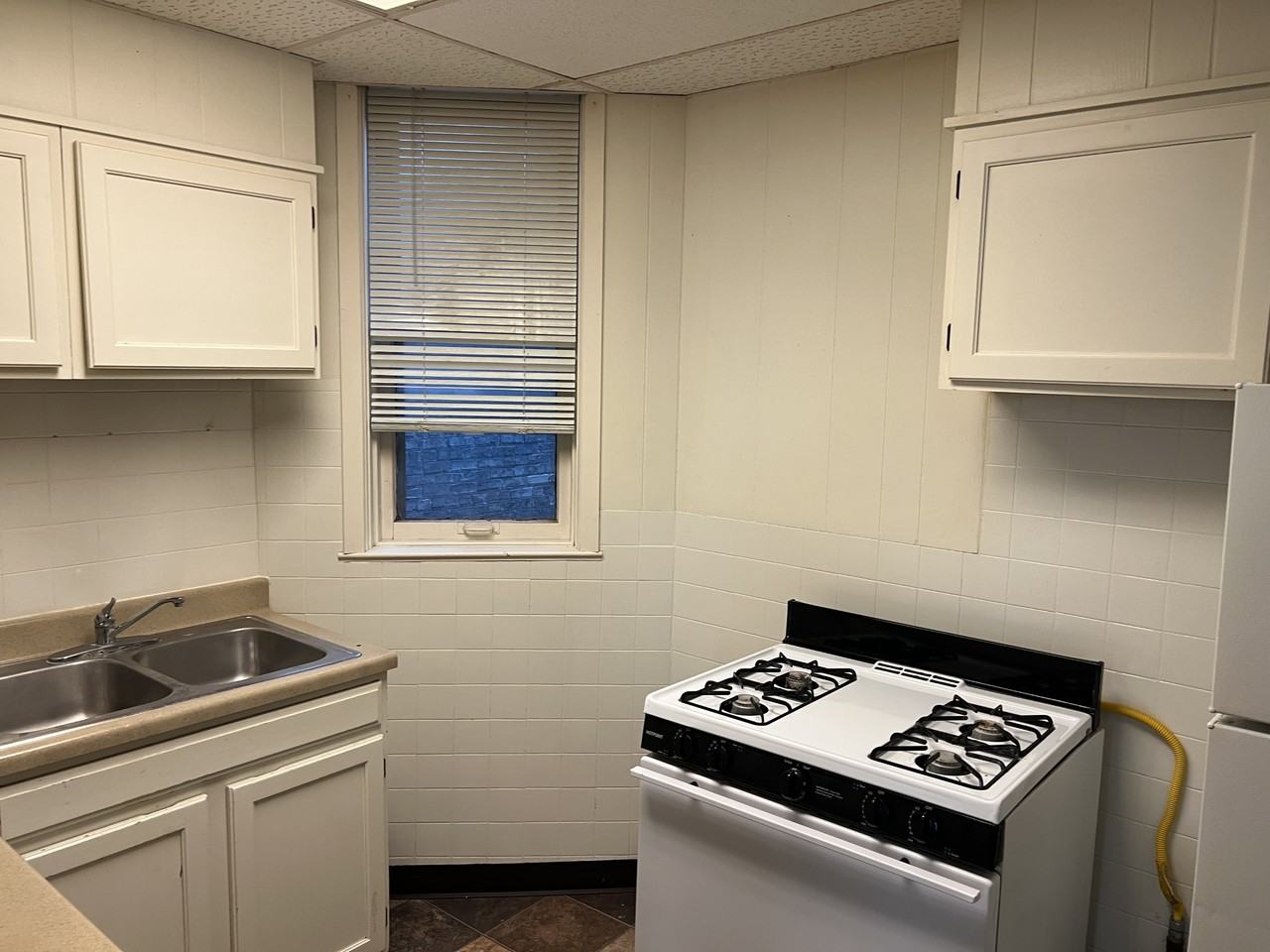 408 1/2 Broadway N #15 - Photo 3 of 5