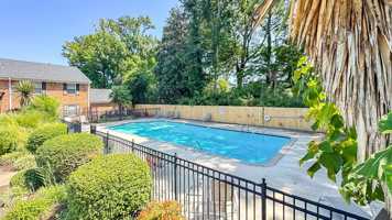 featured image of 1006 Barclay Sq #1