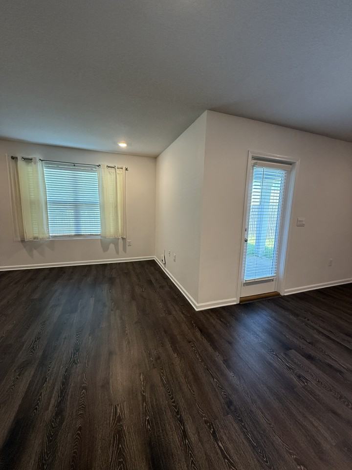 209 Laurel Hill St #25 - Photo 6 of 28