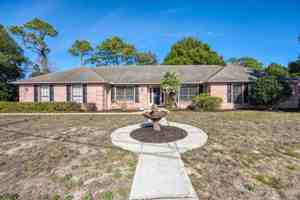 featured image of 3 Neptune Dr #301