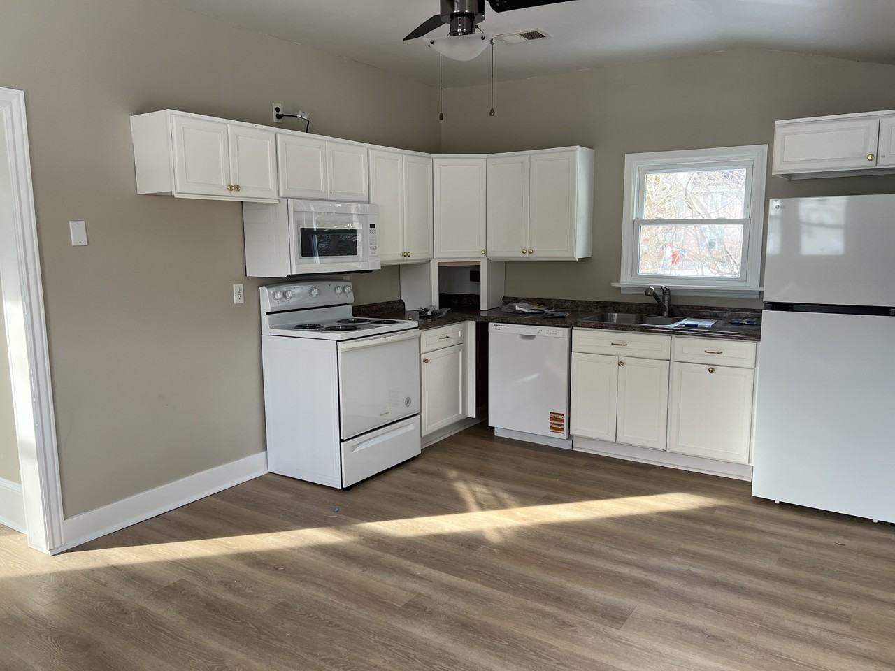 211 Railroad Ave #1 - Photo 2 of 10